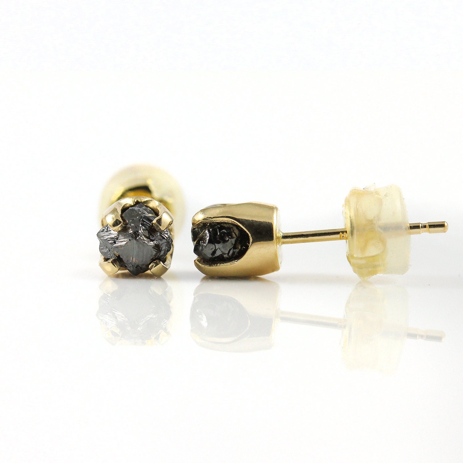 5 Mm Ohrstecker Mit Rohdiamanten - 14K Gelbgold Natürliche, Unbehandelte, Schwarze Diamanten Massivgoldstecker von LiansElegance