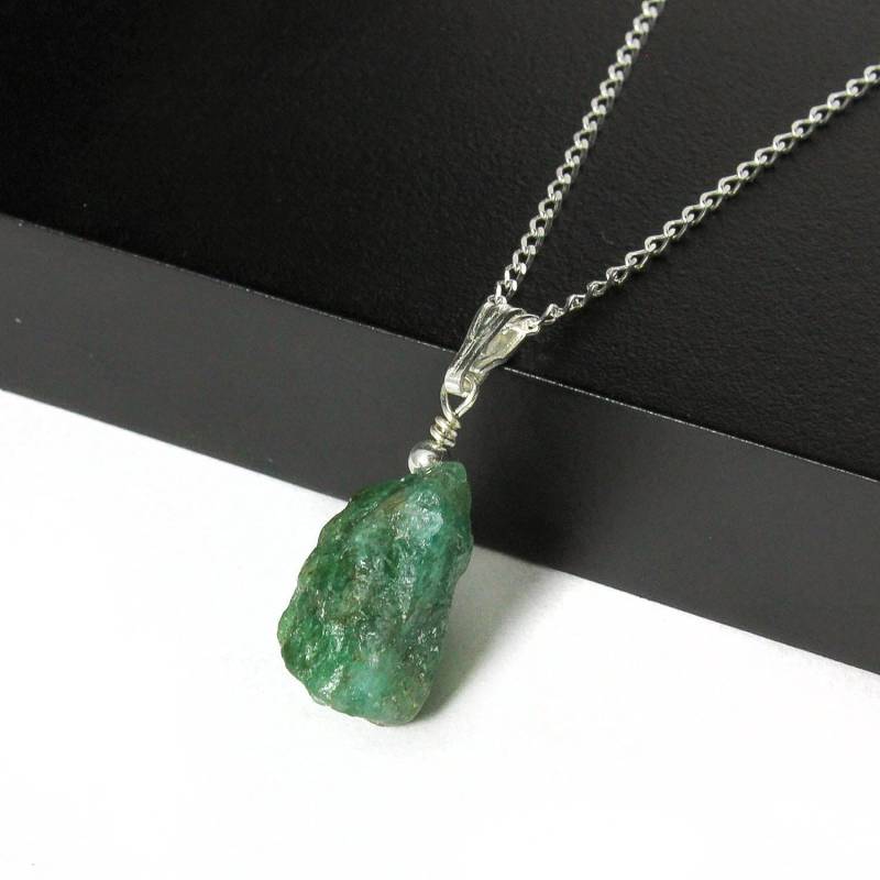 Apatit Halskette Sterling Silber - Smaragd Grün Anhänger Unregelmäßige Natürliche Raue Rohedelstein Schmuck von LiansElegance