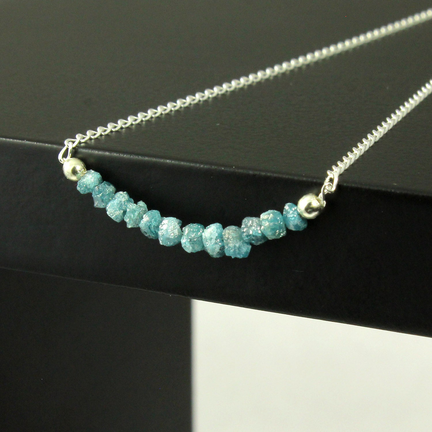 Blaue Rohdiamant Halskette - Bar Auf Sterling Silber Natürliche Rohdiamanten April Geburtsstein von LiansElegance