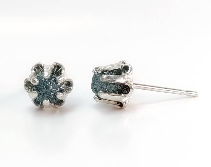 Buttercup Ohrringe Mit 1, 0 Karat Blauen Rohdiamanten - Sterling Silber Posts Natürliche Uncut Diamanten Konfliktfrei Ohrstecker von LiansElegance