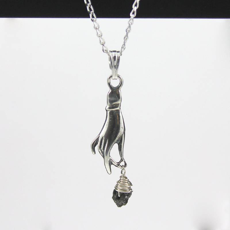 Hand Anhänger Halskette - Draht Gewickelt Rohdiamant Auf Sterling Silber Kette April Geburtsstein Geschenkidee von LiansElegance