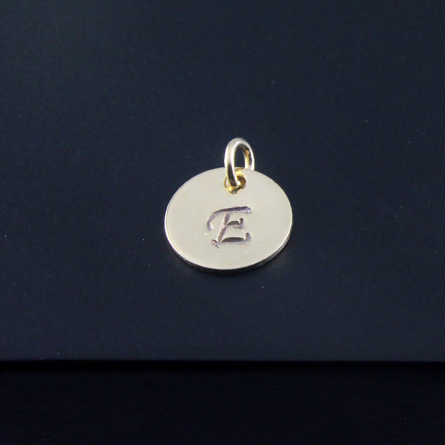 Initial Tag in 14K Gelbgold Filled - Disk Personalisiertes Add On Tag von LiansElegance