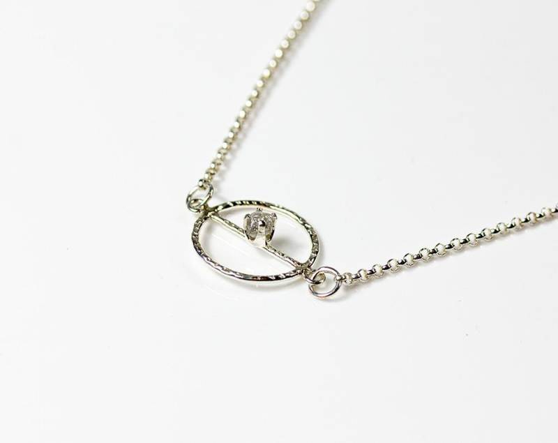 Strukturierte Charm Halskette Auf Sterling Silber Kette - Rohe Rohdiamant Schwarz Blau Weiß Diamant von LiansElegance