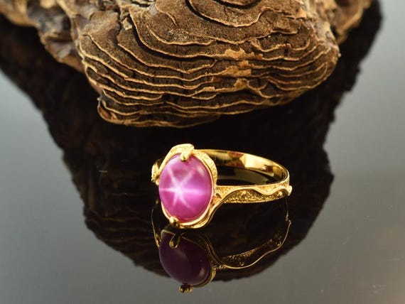 9K Gold Stern Rubin Ring - Natürlicher Cabochon Mit Effekt | Handgemachte Natur-Inspirierte Von Liappis Jewelry von LiappisJewelry