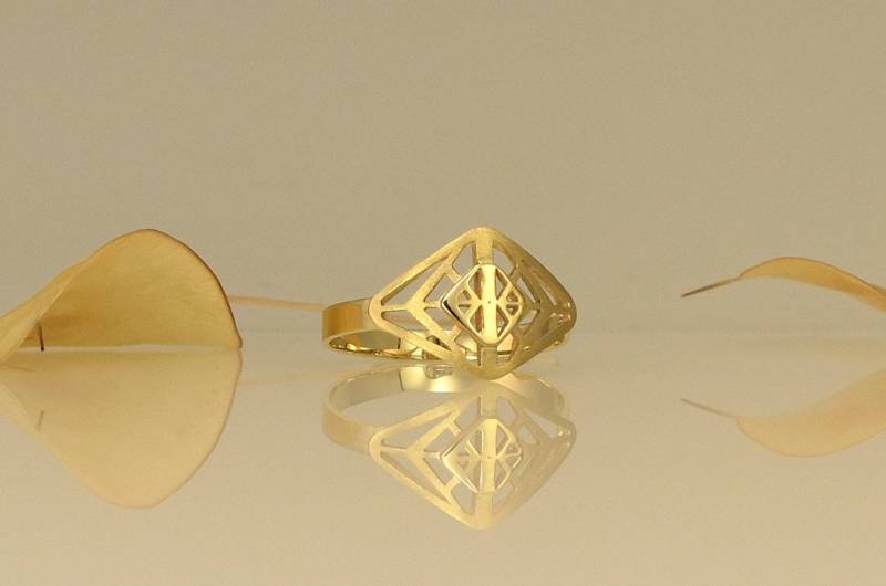Massiver Goldring, Geometrisch, K14, Goldring, Handgemacht, Liappis, Griechenland Massiver Goldring, Geometrisch, K14, Goldring, Handgemacht, Liappis, Griechenland von LiappisJewelry