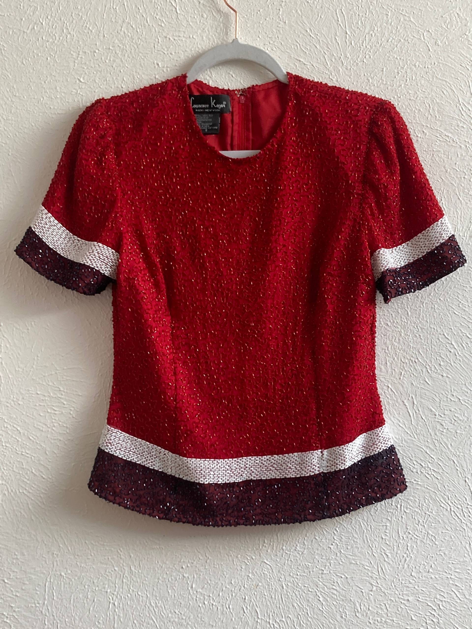 Kleines Vintage Rot Top Perlen Seidenfutter Kleines Vintage Rot Top Perlen Seidenfutter von LiasSequinCollection