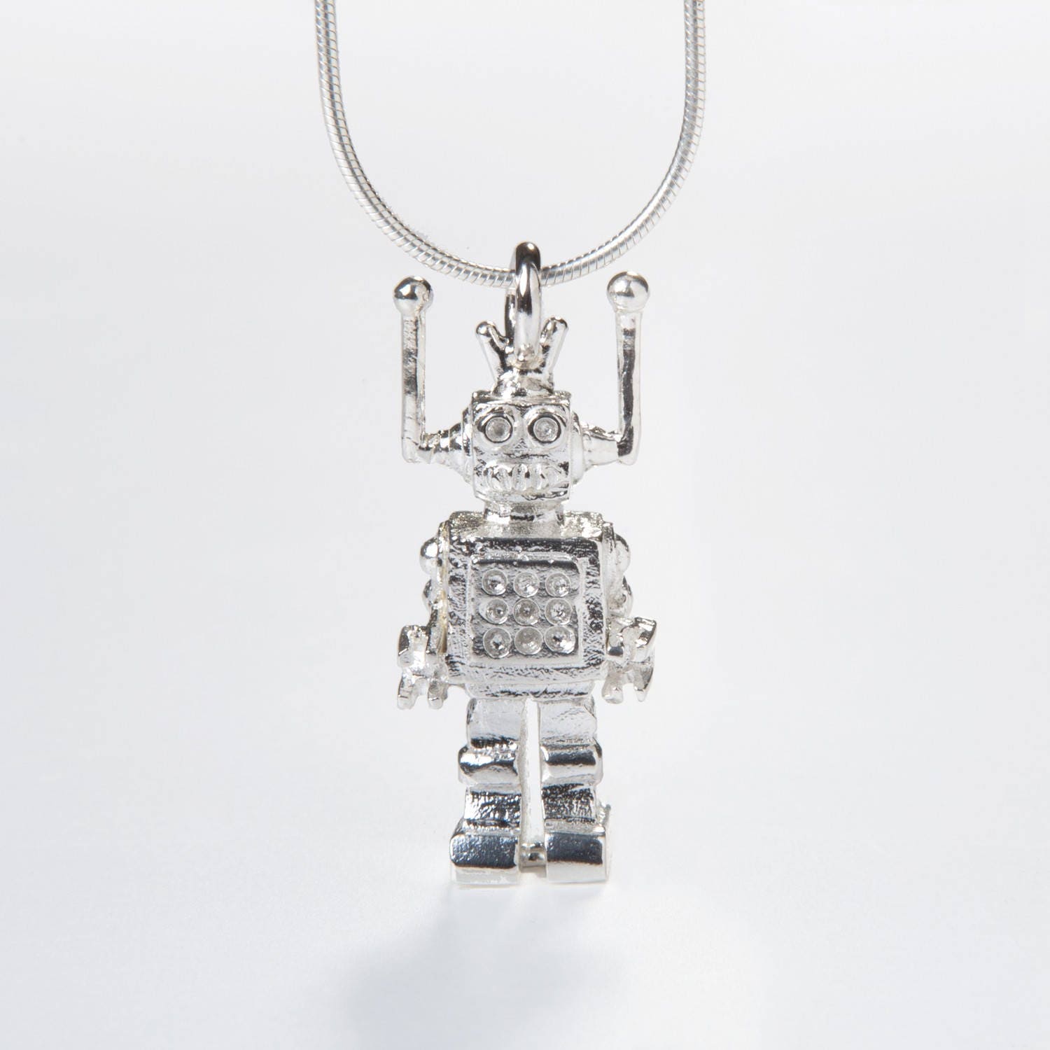 Roboter, Silber Roboter Anhänger Charme, Kleine Halskette, Sterling Computer Geeks, Geschenk Für Ein Mädchen, Handgefertigt Roboter, Silber Roboter Anhänger Charme, Kleine Halskette, Sterling Computer Geeks, Geschenk Für Ein Mädchen, Handgefertigt von LiatWaldmanJewelry