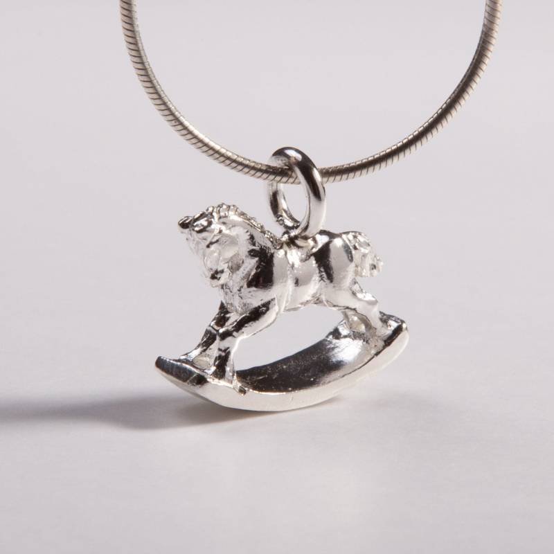 Schaukelpferd Silber Anhänger, Charm Halskette, Karussell Niedliche Sterling Charm, Retro Schmuck von LiatWaldmanJewelry
