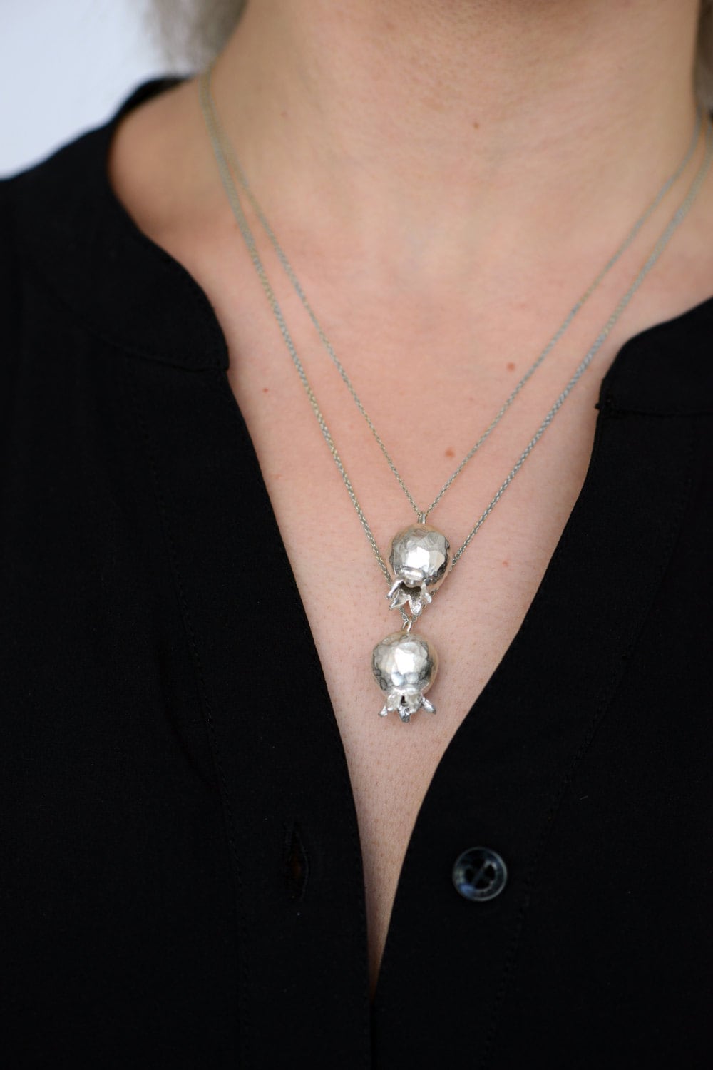 Silber Granatapfel Halskette, Sterling Anhänger, Handgefertigte Charme, Good Luck Anhänger von LiatWaldmanJewelry