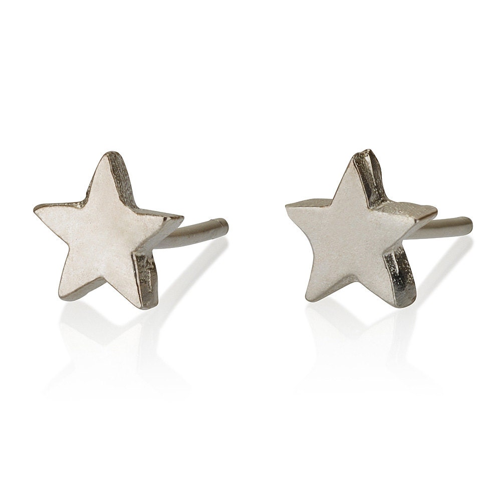 Sterne Ohrringe, Stern Ohrstecker, Süße Sterling Silber Stern, Kleine Charme Sterne, Minimal von LiatWaldmanJewelry