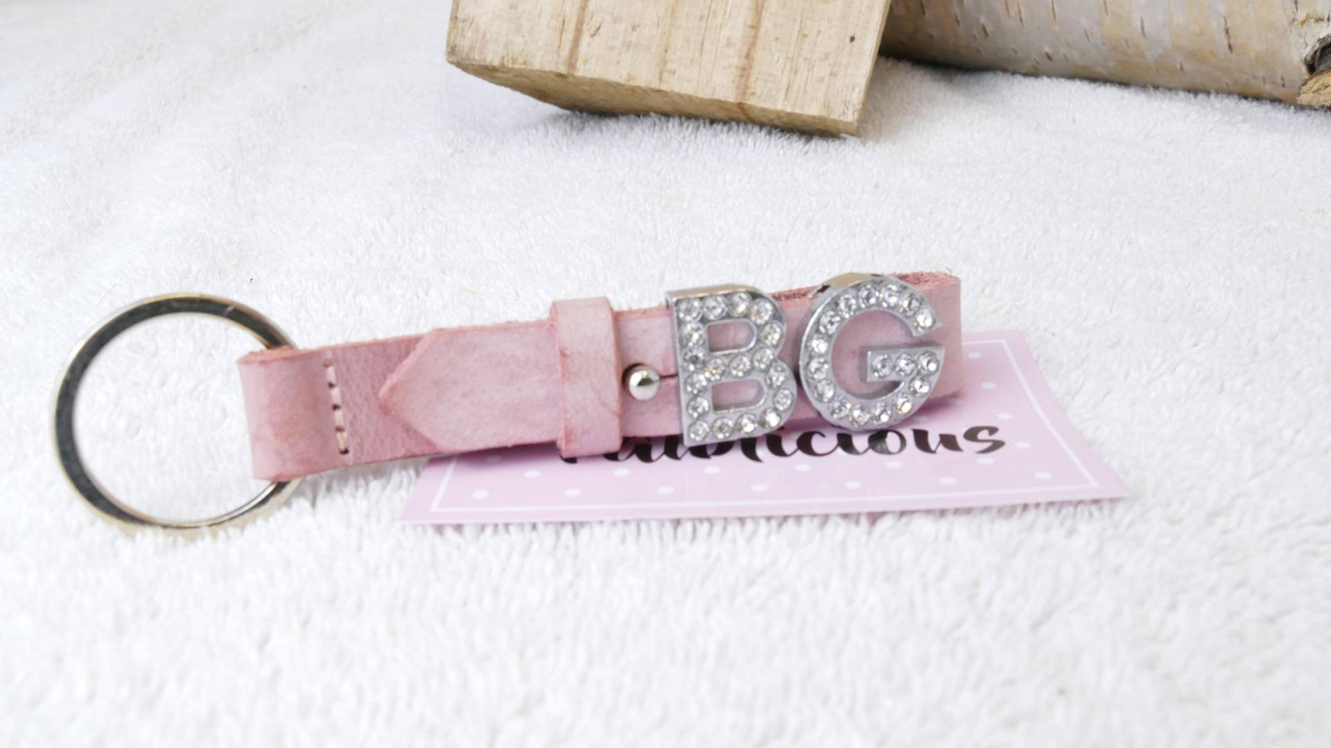 Leder Schlüsselanhänger, Glitzerbuchstaben, Personalisiert Verschiedene Farben von LibaPawlicious