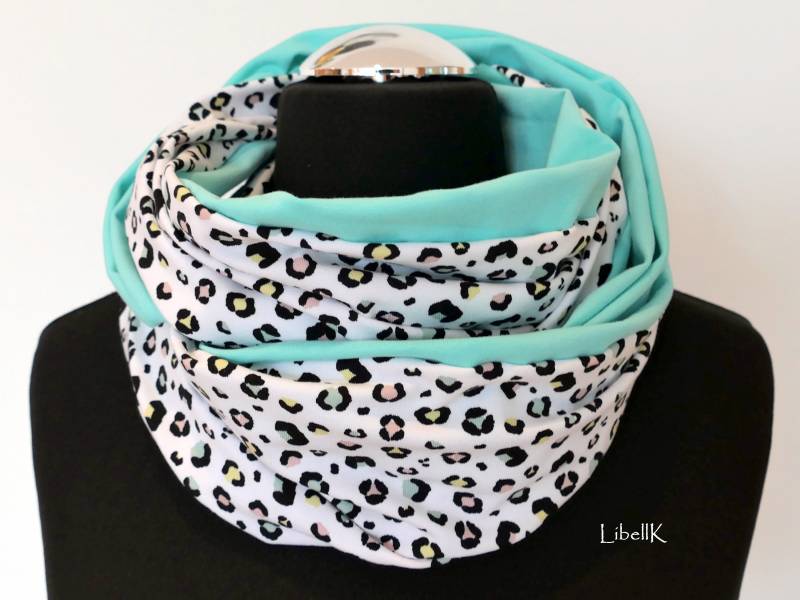 Loop Schal Weiß Mit Animalmuster Mint Wendeloop Damen von LibellK