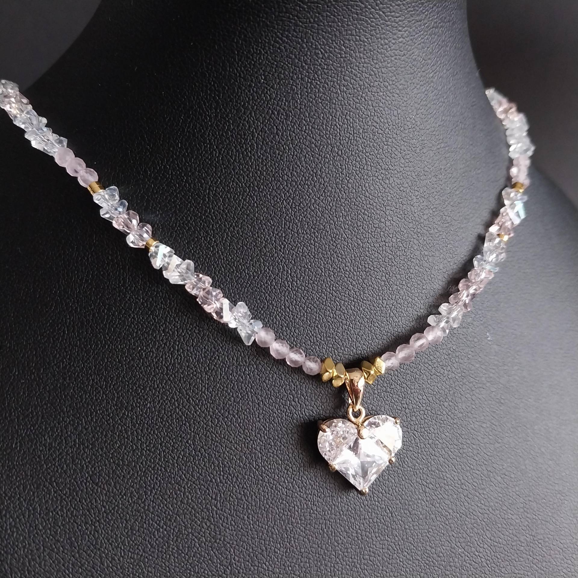 Necklace - Jewelry Heart Pendant Women's Accessory Necklace - Jewelry Heart Pendant Women's Accessory von LibelleLaden