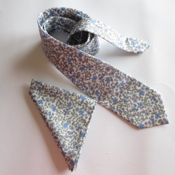 Herren Krawatte Floral ~ Liberty Print Stoff Emilias Blüte Blau Grau Mauve Farbe Hochzeit von Liberty59