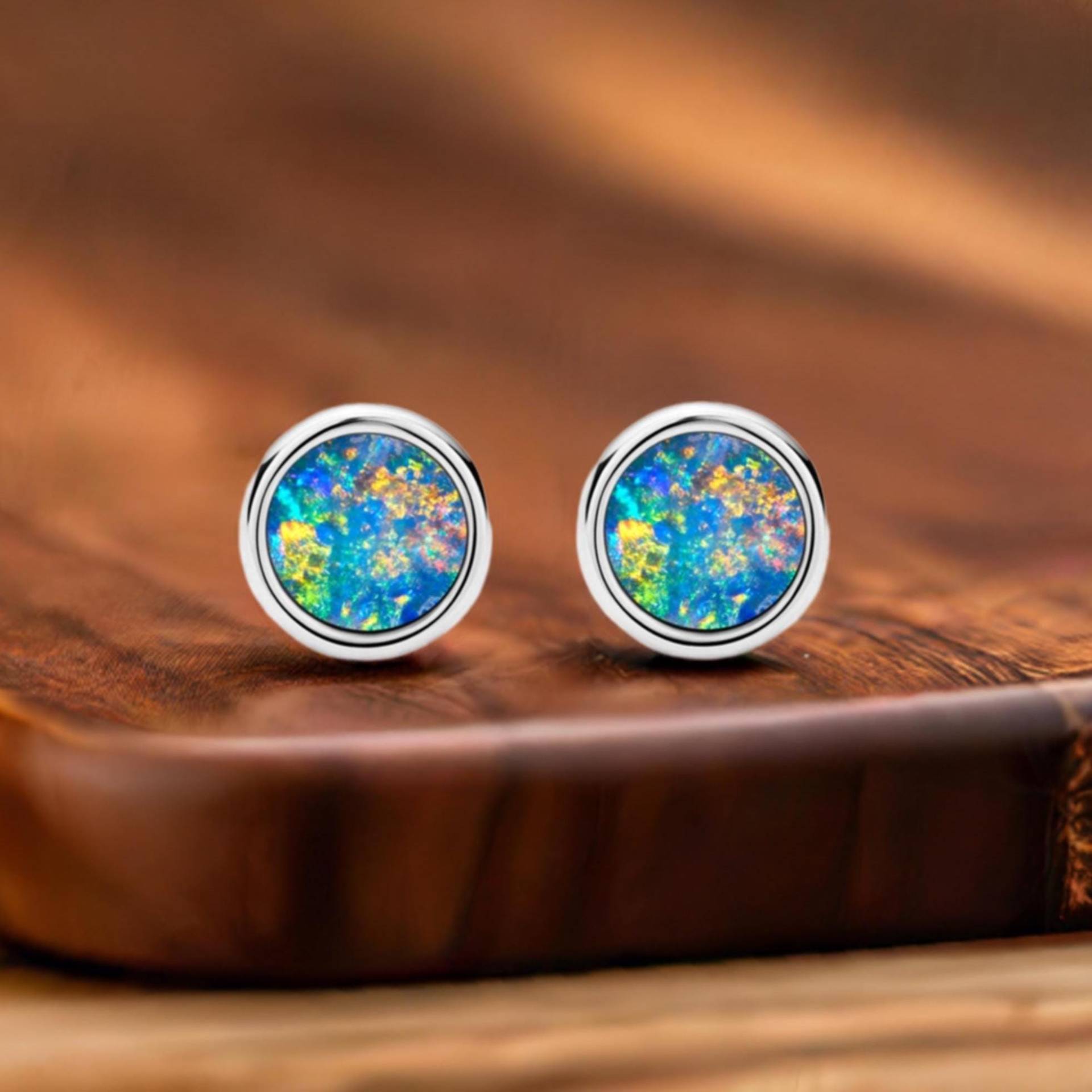 Opal Ohrringe Rund - Leuchtkraft in Blau, Grün, Rot | 925 Silber, Ohrstecker, Ohrhänger, Hochzeit Schmuck, Minimalistisch Opal Ohrringe Rund - Leuchtkraft in Blau, Grün, Rot | 925 Silber, Ohrstecker, Ohrhänger, Hochzeit Schmuck, Minimalistisch von LibertyAngelsOpal