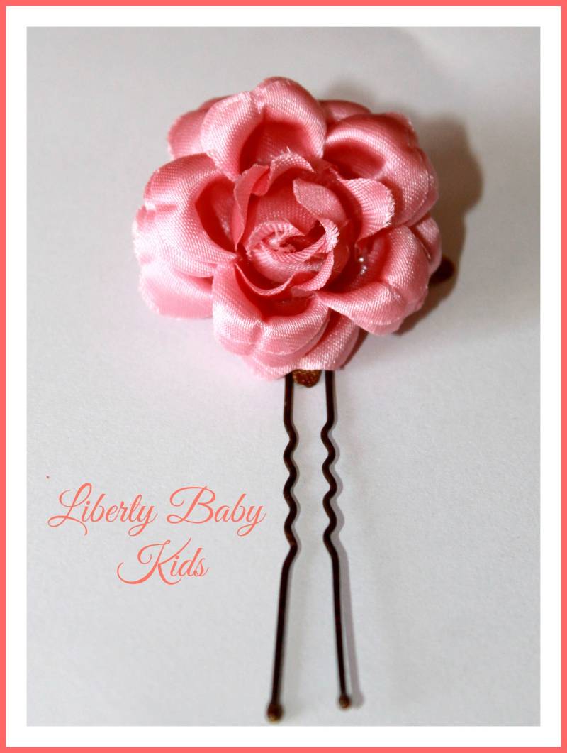 Rosa Blumen Haarnadeln, Kommunion Blumenmädchen Accessoires Rosa Blumen Haarnadeln, Kommunion Blumenmädchen Accessoires von LibertyBabyKids