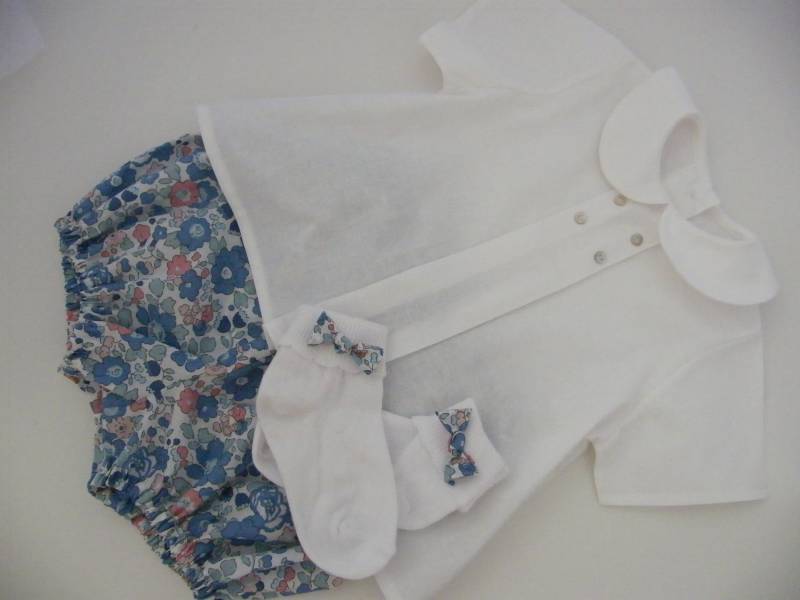 Liberty Bloomer Bluse, Betsy Asagoa, Socken, Geburt 1/3/6/9/12/18 Monate Liberty Bloomer Bluse, Betsy Asagoa, Socken, Geburt 1/3/6/9/12/18 Monate von LibertyCompagnie