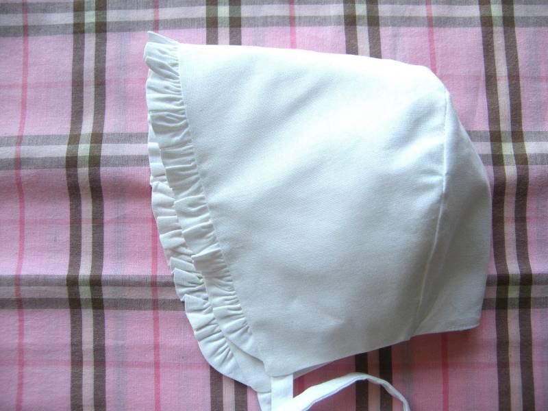 Schlichte Weiße Öko-Tex-Baumwollmütze Mit Kleiner Rüsche Für Neugeborene, 1/3/6/12/18 Monate, 2/3 Jahre Schlichte Weiße Öko-Tex-Baumwollmütze Mit Kleiner Rüsche Für Neugeborene, 1/3/6/12/18 Monate, 2/3 Jahre von LibertyCompagnie
