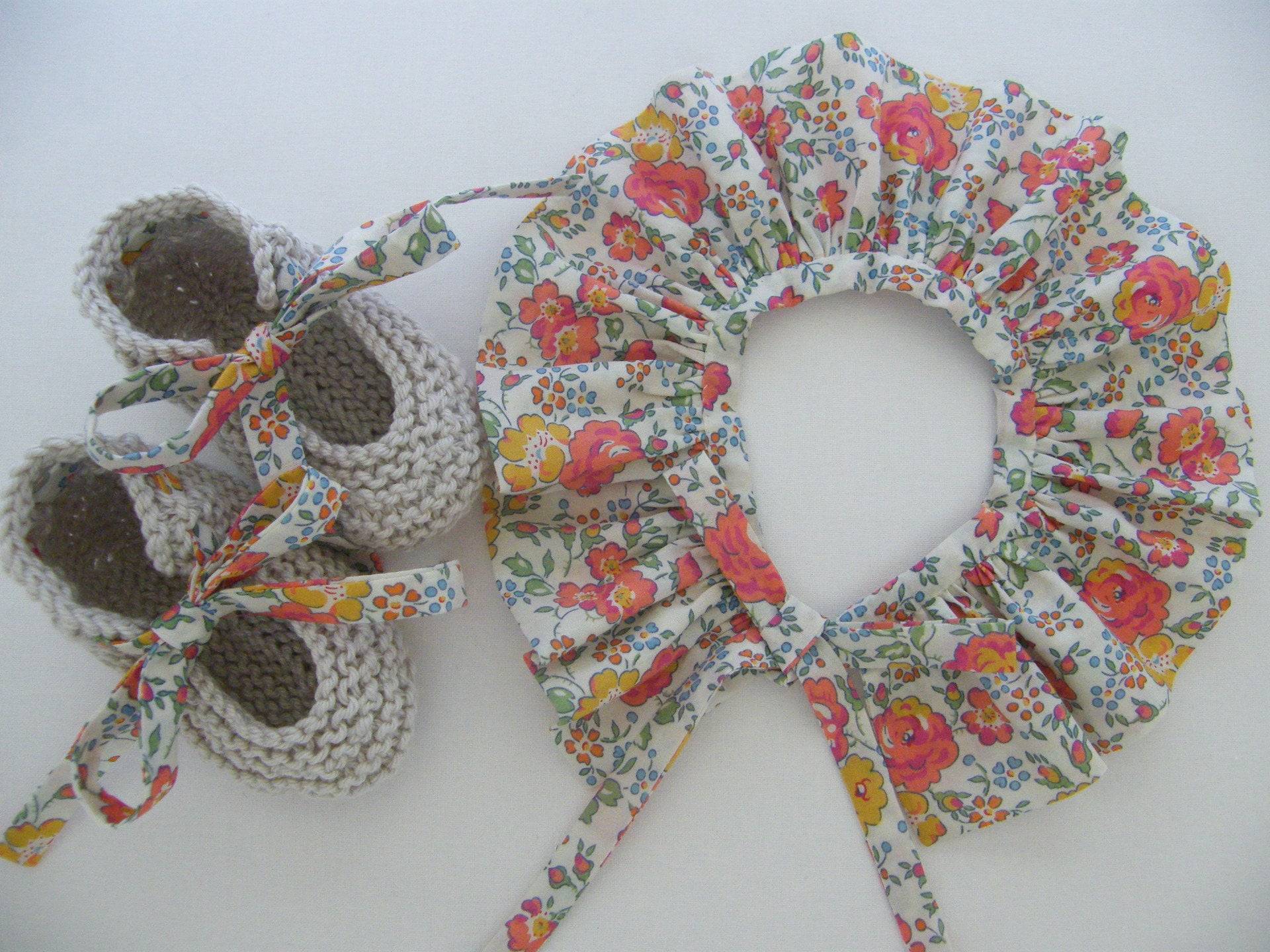 Set Babykragen Und Hausschuhe Liberty | Auswahl Felicity Mandarine Geburt 1/3/6/9 Monate Set Babykragen Und Hausschuhe Liberty | Auswahl Felicity Mandarine Geburt 1/3/6/9 Monate von LibertyCompagnie