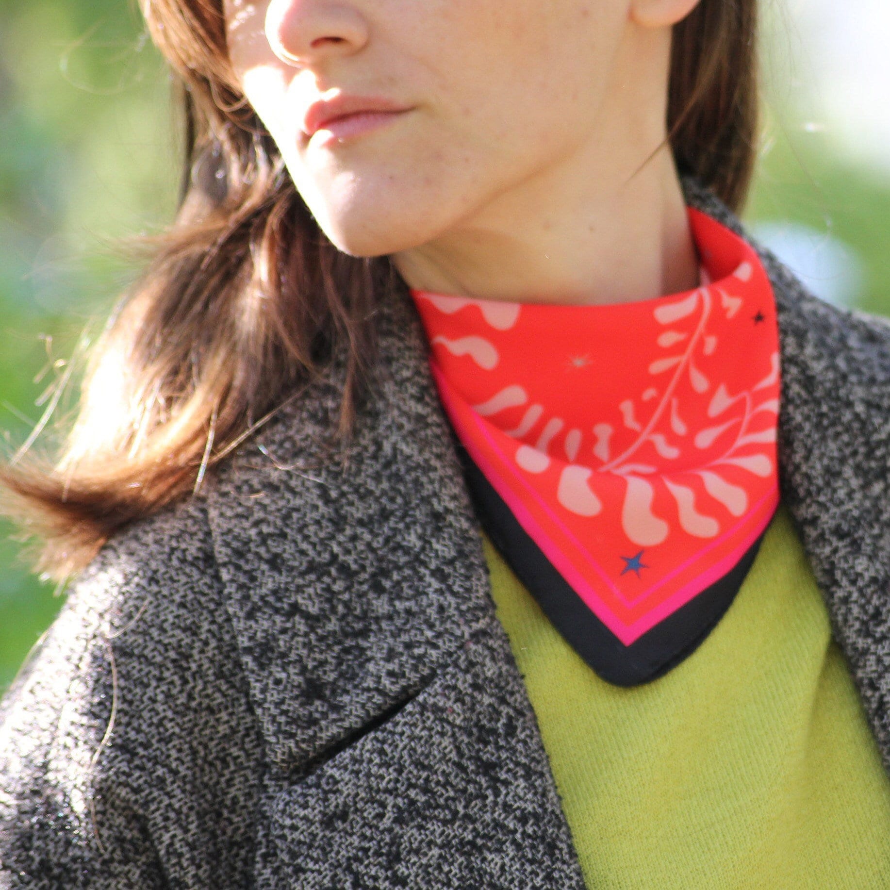 Efeu Schal Rot & Sand Illustrierter Druck, Handgemacht von LibraAr