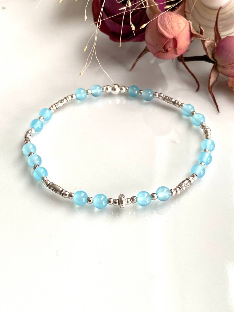 Armband Aus Hilltribe - Silber Und Chalcedon Blau, Kleines Geschenk Für Schmuckbegeisterte Heilsteinen, Yoga-Schmuck Armband Aus Hilltribe - Silber Und Chalcedon Blau, Kleines Geschenk Für Schmuckbegeisterte Heilsteinen, Yoga-Schmuck von LichtNala