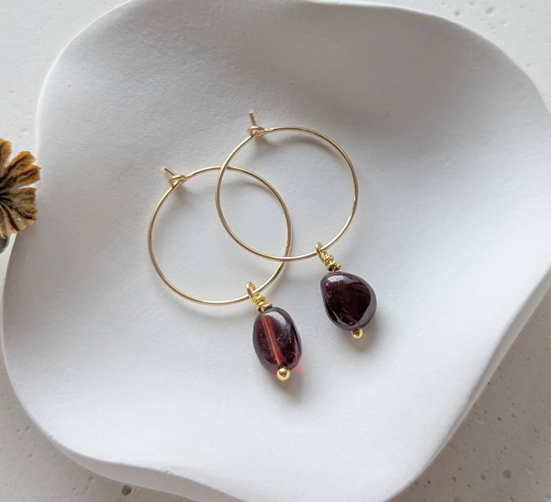 Ohrringe Mit Edelstein, Creolen Edelstein-Anhänger, Hoops Sterling Silber, Granat Anhänger, Geschenkidee Für Frauen, Boho von LichtmomentbyAna