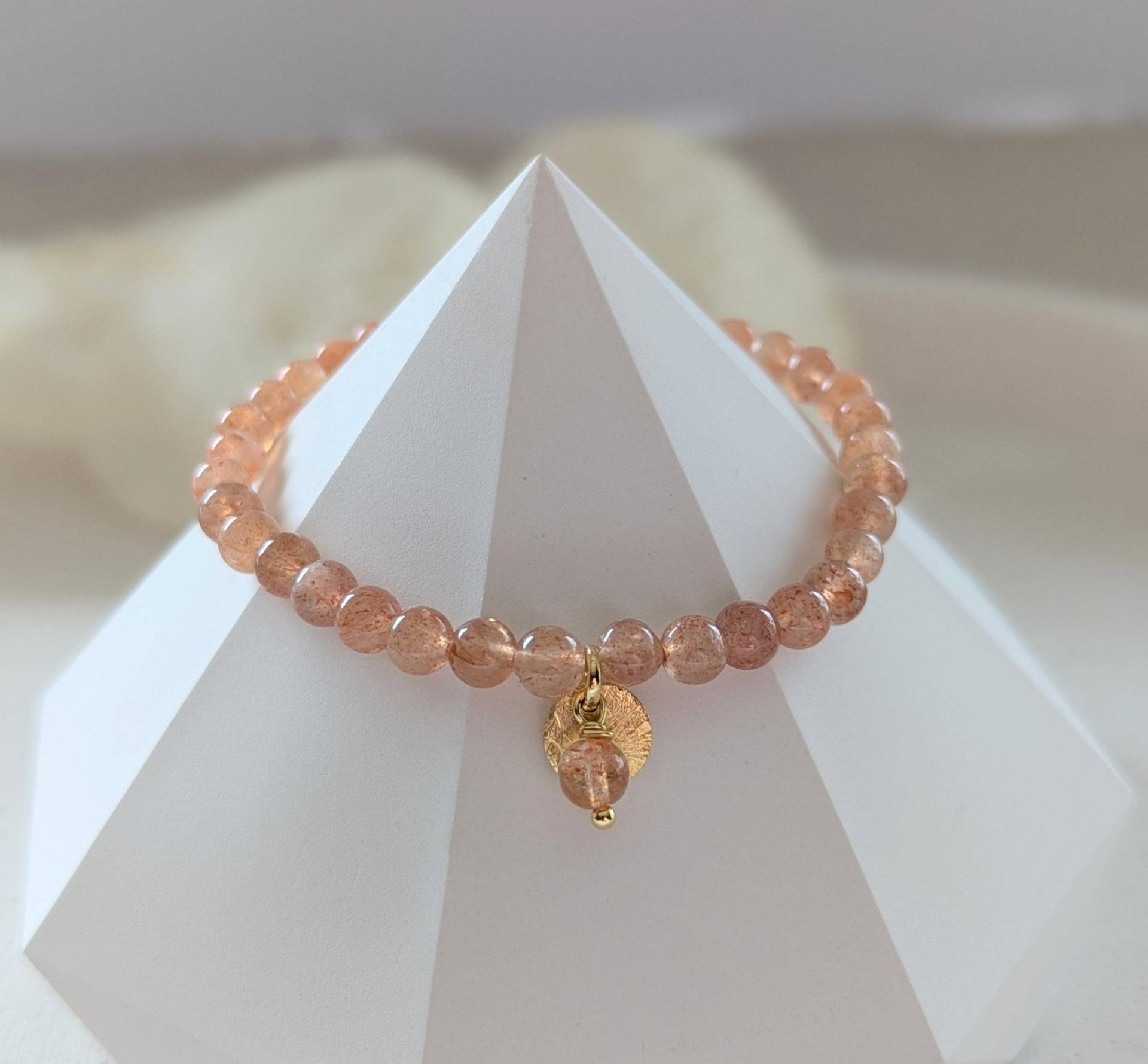 Sonnenstein Heilstein Armband, Geburtstagsgeschenk Edelstein, Anhänger Plättchen Gold, Dünnes Armband Für Frauen Sonnenstein Heilstein Armband, Geburtstagsgeschenk Edelstein, Anhänger Plättchen Gold, Dünnes Armband Für Frauen von LichtmomentbyAna