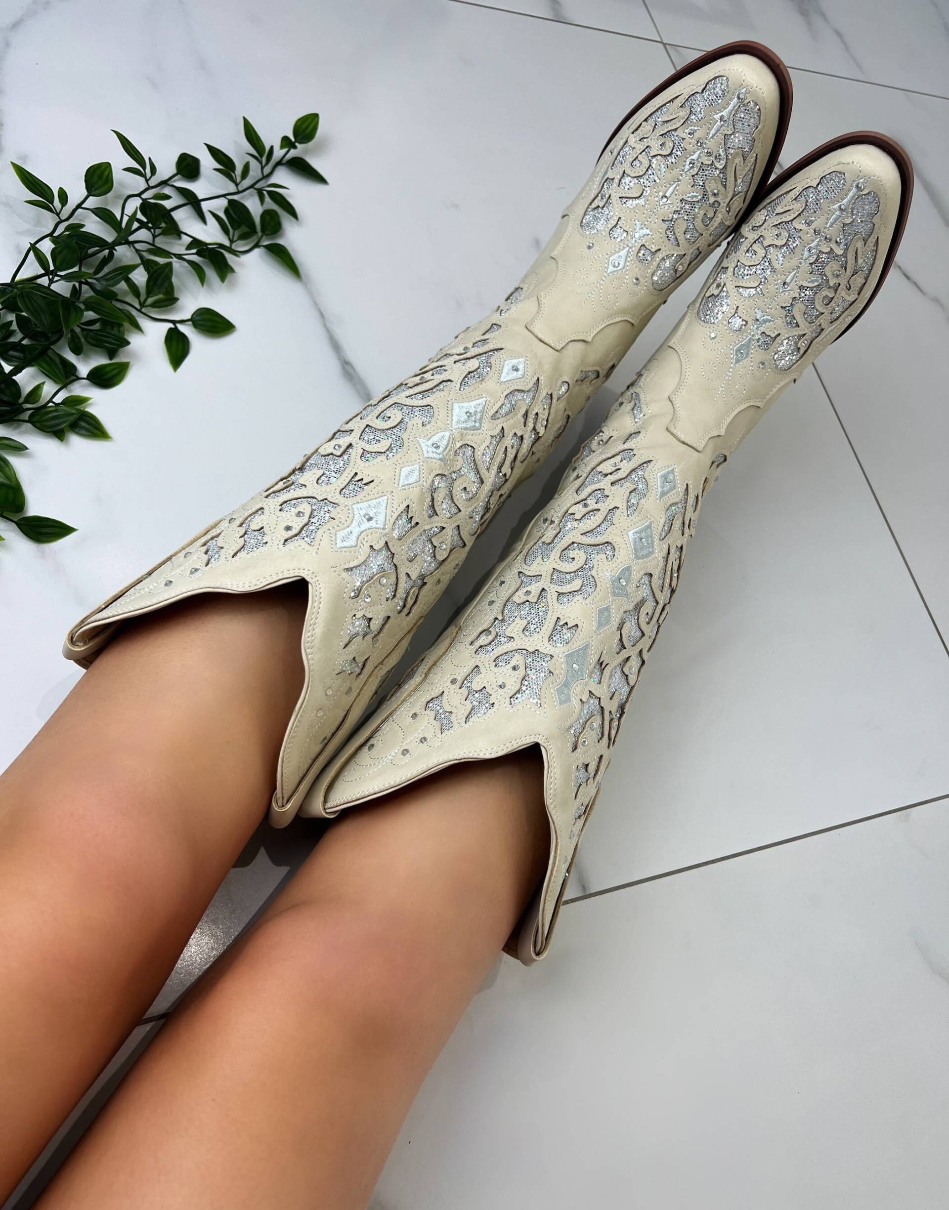 Cowboy Westernstiefel Creme & Silberglitzer Cowboy Westernstiefel Creme & Silberglitzer von LidiaSophia