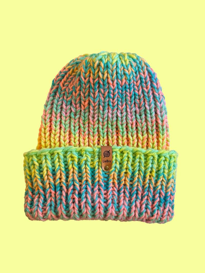 Neon Regenbogen Strickmütze - Handgestrickte Acryl-Mütze Für Herbst, Winter Neon Regenbogen Strickmütze - Handgestrickte Acryl-Mütze Für Herbst, Winter von LieBro