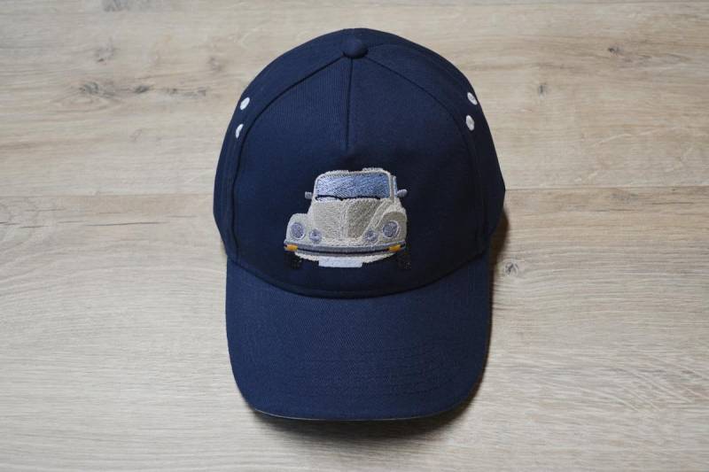 Base Cap "Käfer 1303 Cabriolet Kansasbeige" Bestickt von LiebeLachenLeben