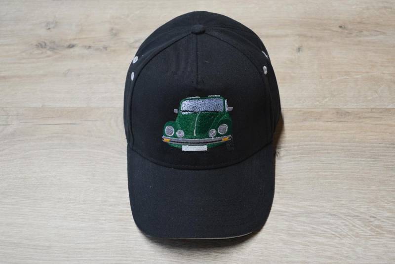 Base Cap "Käfer Cabriolet Sumatragrün" Bestickt Base Cap "Käfer Cabriolet Sumatragrün" Bestickt von LiebeLachenLeben