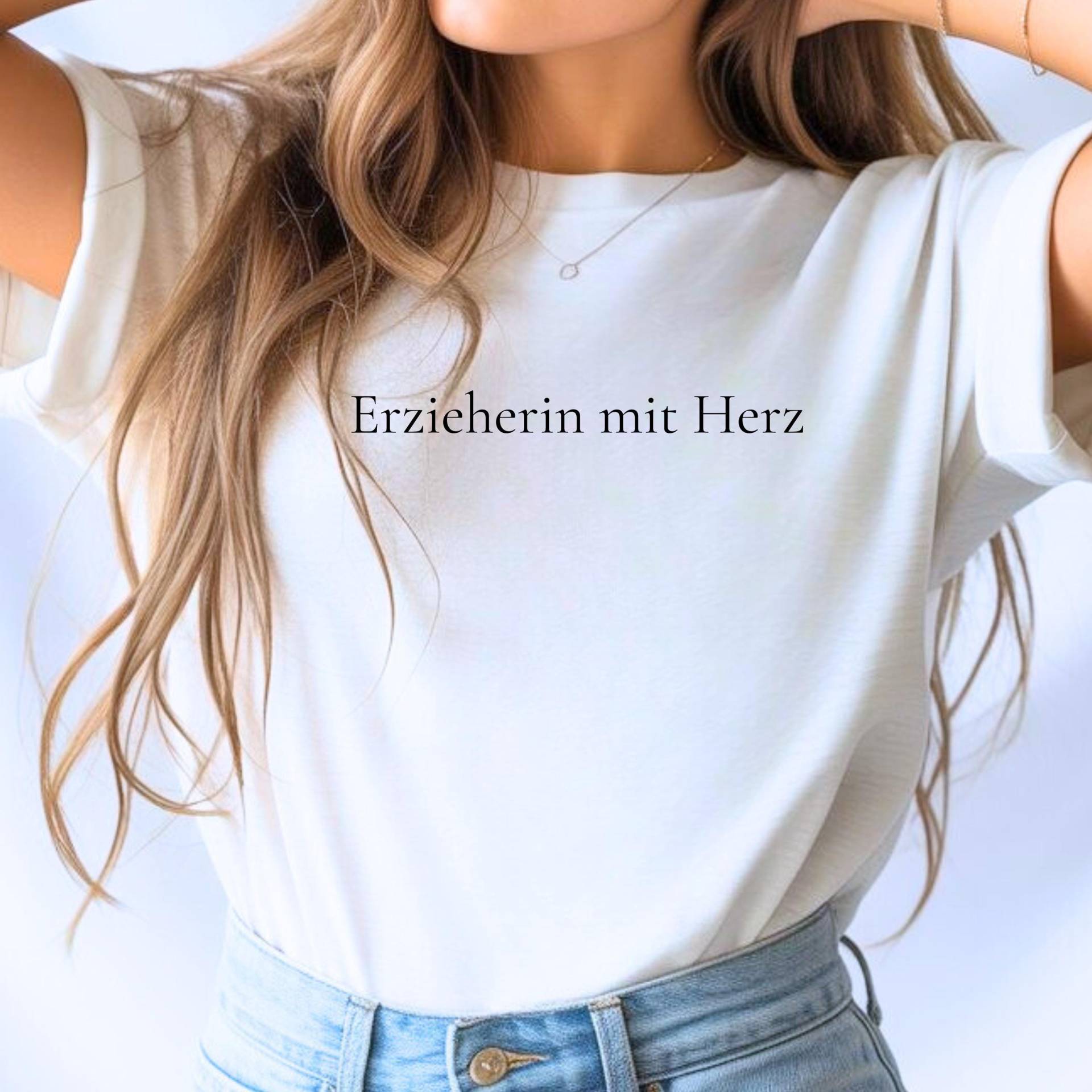 Erzieherin Mit Herz Shirt - Geschenk Abschied Kindergarten Abschiedsgeschenk Kita Dankeschön T-Shirt Weihnachten Erzieherin Mit Herz Shirt - Geschenk Abschied Kindergarten Abschiedsgeschenk Kita Dankeschön T-Shirt Weihnachten von LiebeUndLeichtigkeit