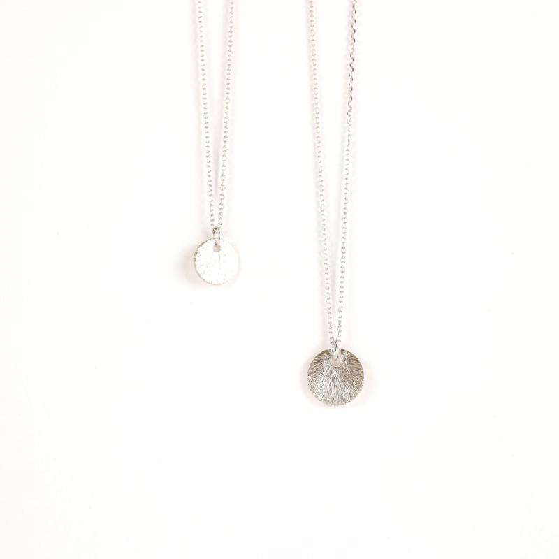 Kette Mit Silbernem Plättchen/2 Modelle von Liebeley