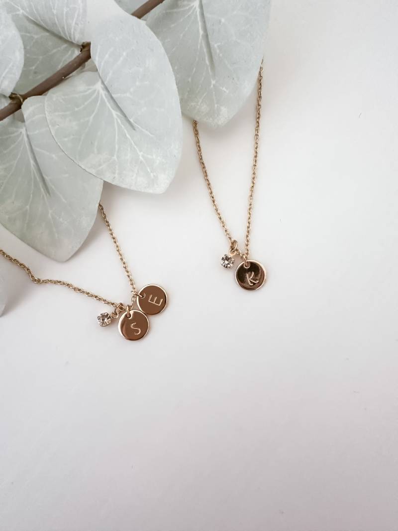 Mehrere Buchstaben Halskette, Personalisierbar Initialen, Benutzer Gravur , Kristall, 18K Vergoldet, Personalisiert, Customized von Liebeliin