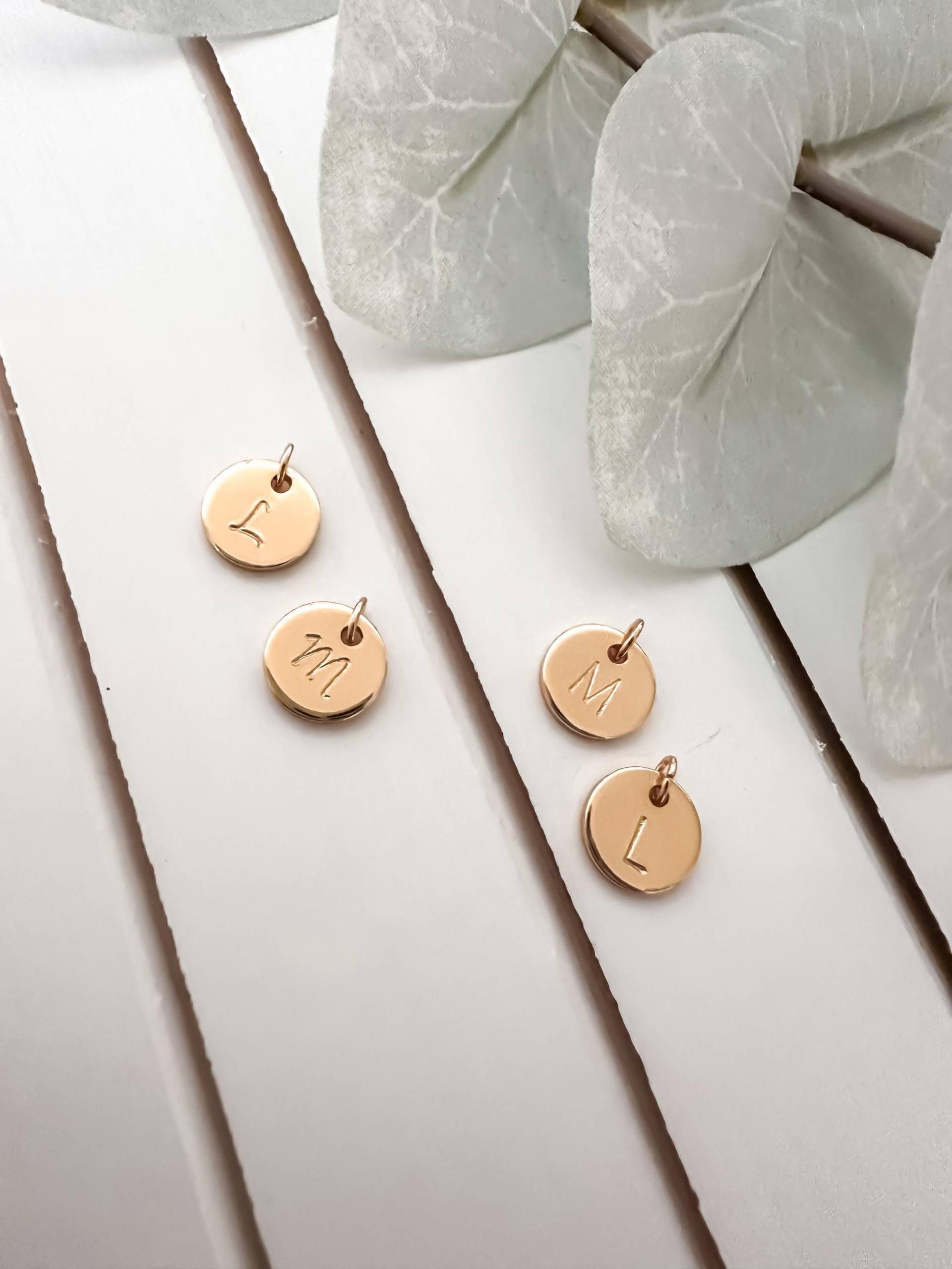 Personalisierte Anhänger Mit Buchstaben, Initialen, Für Halskette Oder Armbänder, Benutzerdefiniert, 18K Gold Filled, Gravur von Liebeliin