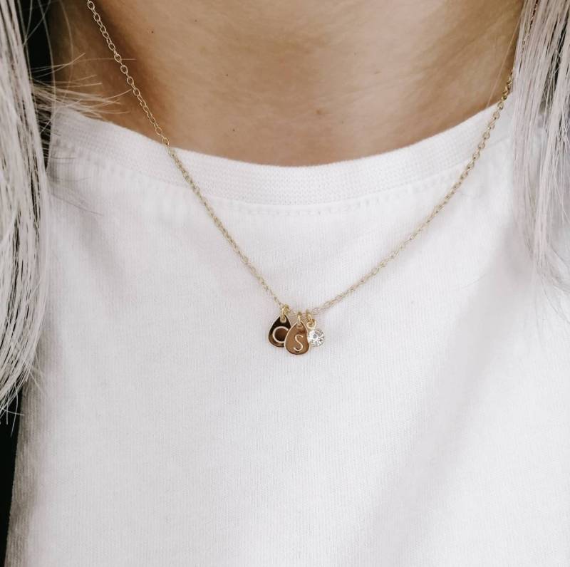 Personalisierte Initialen Halskette, Buchstabe Benutzerdefiniert, Träne, Gravur, Mama Kristall, 18K Vergoldet, Customized Disc Personalisierte Initialen Halskette, Buchstabe Benutzerdefiniert, Träne, Gravur, Mama Kristall, 18K Vergoldet, Customized Disc von Liebeliin