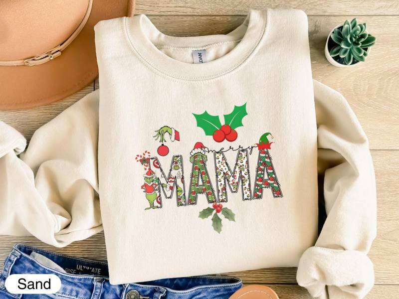 Grinch Mama Sweatshirt, Merry Christmas Shirt, Holiday Sweatshirt For Mom, Crewneck, Lustiges Weihnachtsgeschenk von LiebevollGeschenkeDE