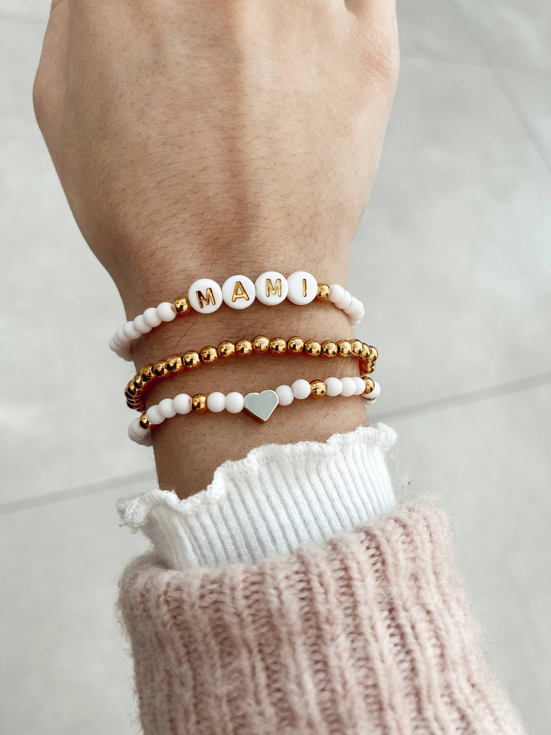 Perlenarmband Mama Gold Handmade Personalisierbar Perlenarmband Mama Gold Handmade Personalisierbar von Lieblichbaendchen