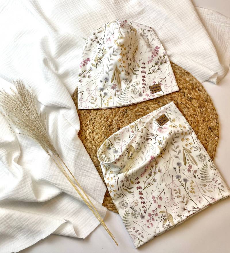 Beanie Stirnband Loop Blumenwiese Beanie Stirnband Loop Blumenwiese von LieblichkeitenManufa