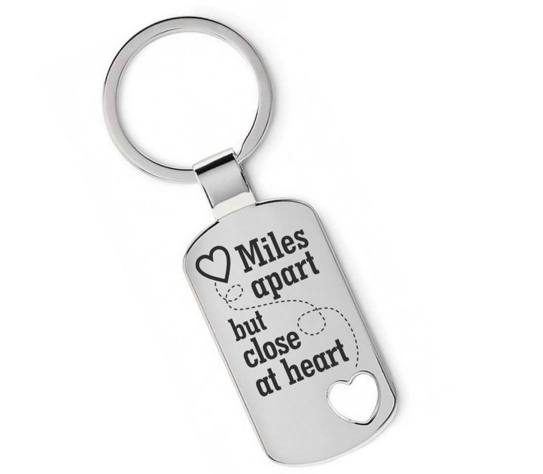 Lieblingsmensch Schlüsselanhänger Miles apart - ein tolles Geschenk &Glücksbringer (Schlüsselanhänger mit Gravur, inklusive Schlüsselring), Robuste und filigrane Lasergravur von Lieblingsmensch