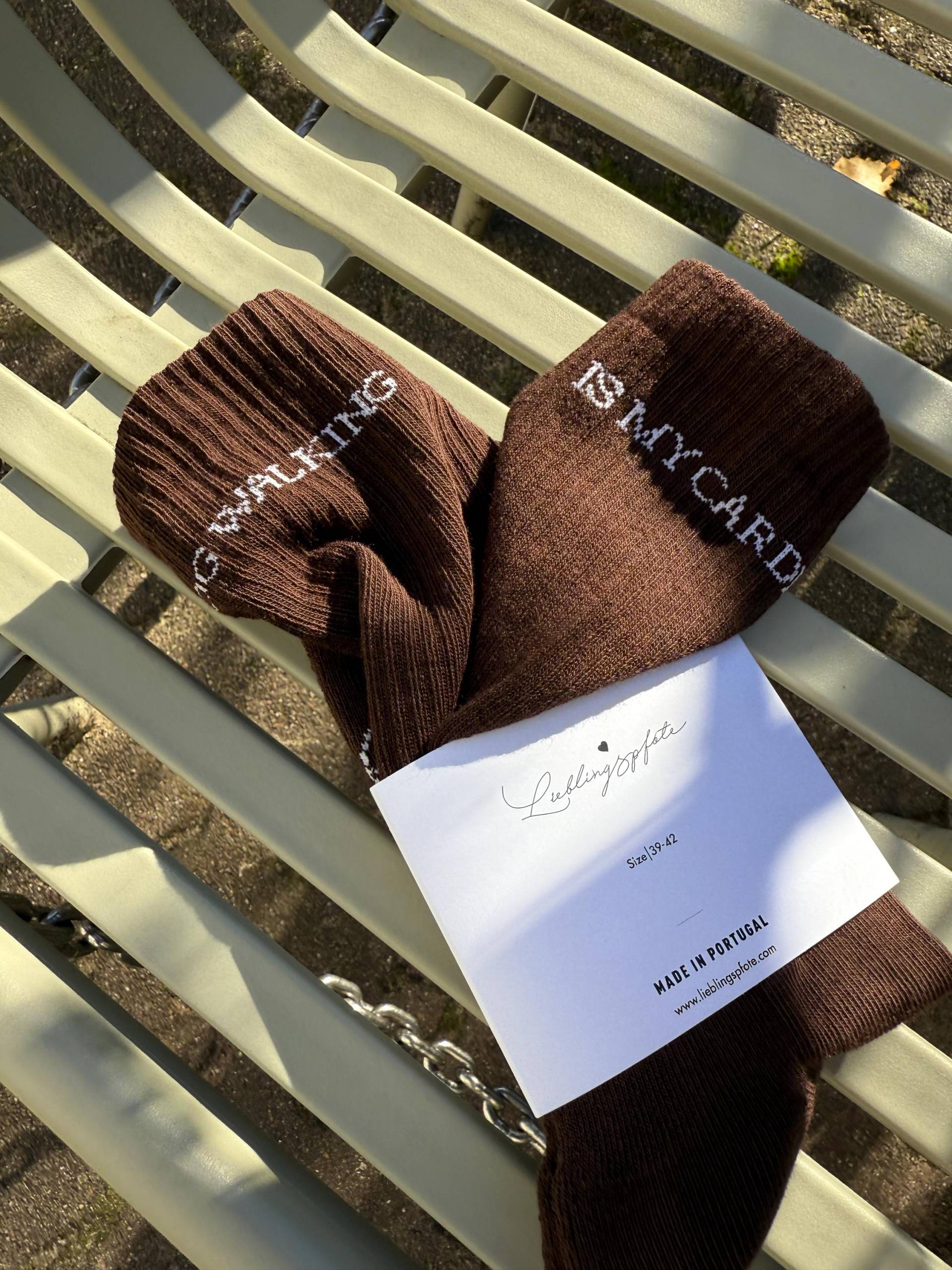 Lieblingspfote Dog Walking Is My Cardio Socken Braun von Lieblingspfote