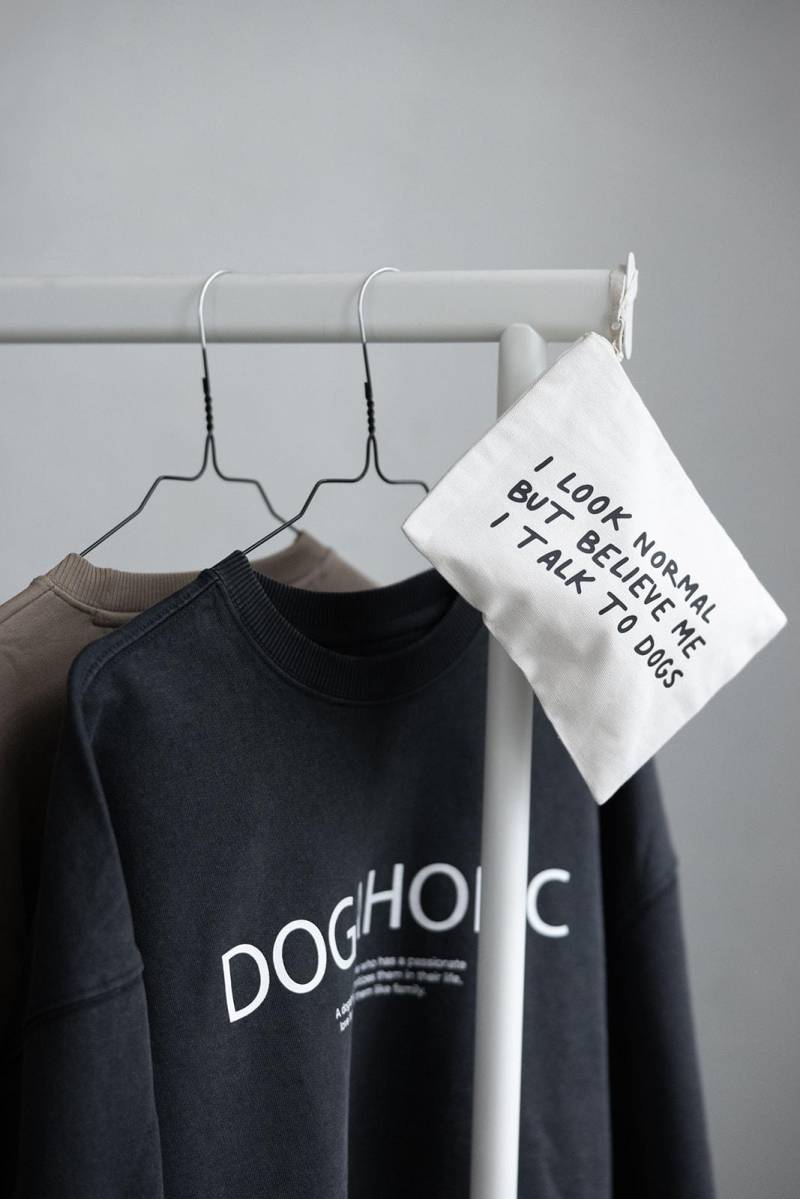 Lieblingspfote Pouch „I Look Normal" von Lieblingspfote