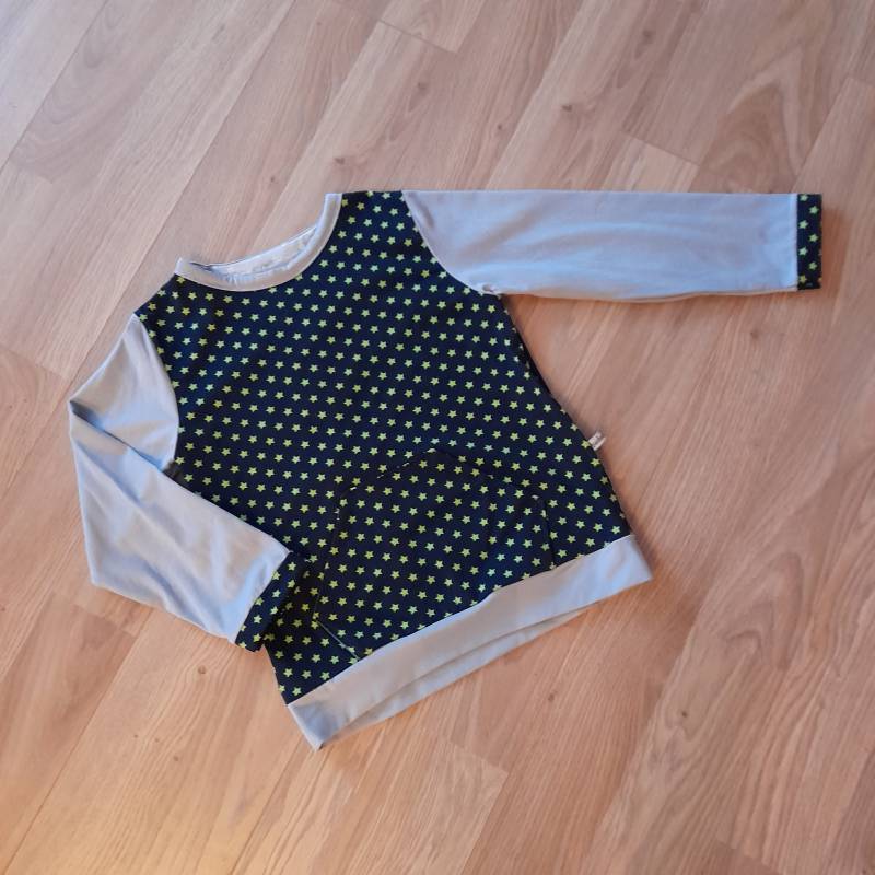 Langarmshirt Gr. 128 Aus Baumwolljersey Mit Sternen von Lieblingsshop4You
