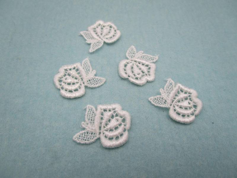 Kleine Klöppelapplikationen in Blumenform Zum Aufnähen Weiß - 5 Stück- 4-9-25 von LiebstesonneDE