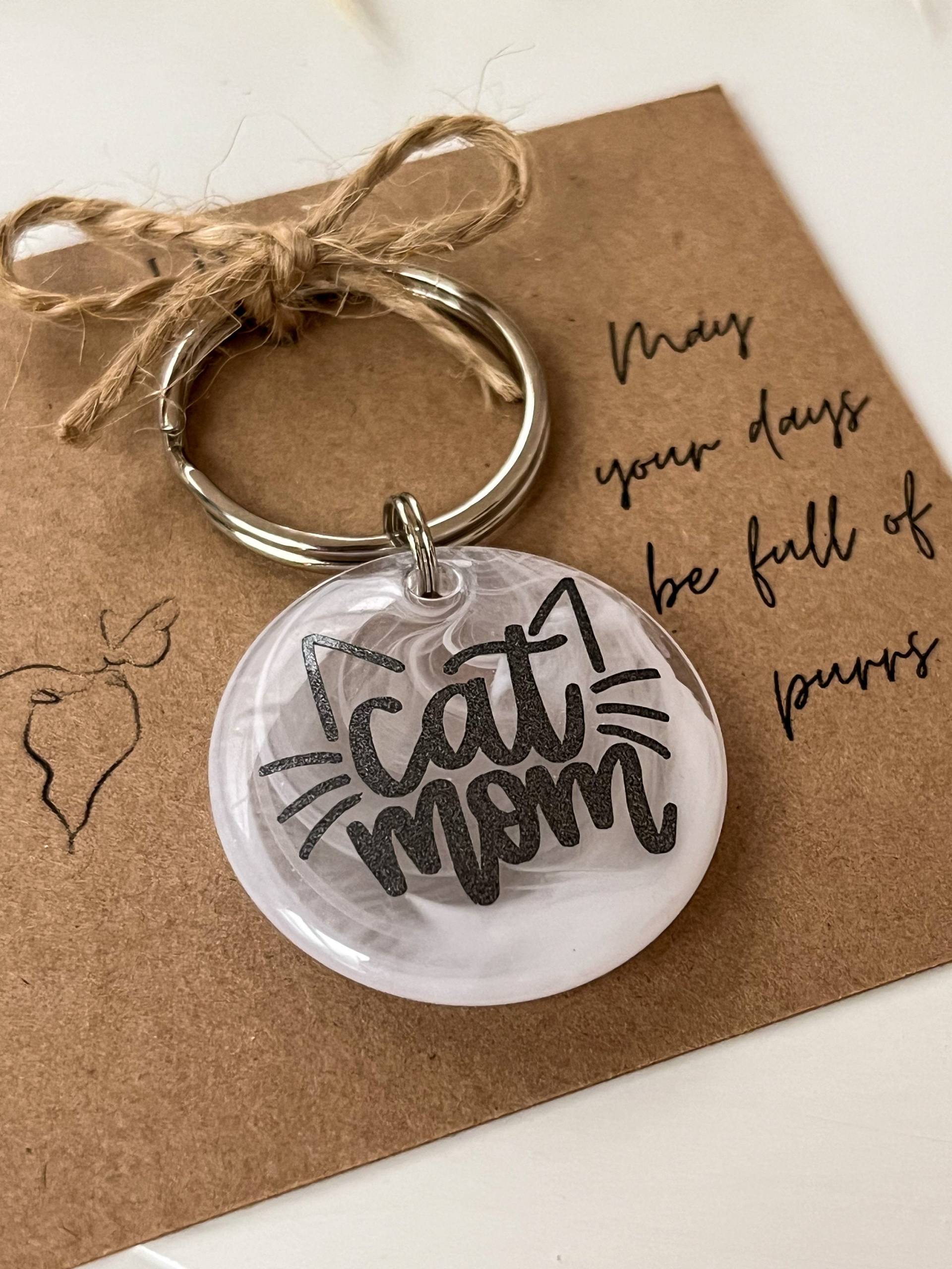 Schlüsselanhänger "Cat Mom" Weiß Transparent Acryl | Katze Katzenmama Für Sie Geschenk Anhänger Schlüsselanhänger "Cat Mom" Weiß Transparent Acryl | Katze Katzenmama Für Sie Geschenk Anhänger von LielaPetshop
