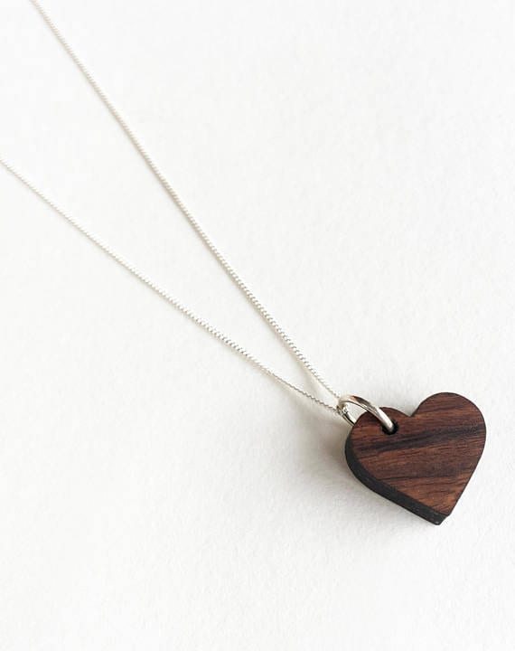 Holz Herz Halskette - Personalisiertes Geschenk 5. Jahr Jahrestag Hochzeit Geschenke Holz Herz Halskette - Personalisiertes Geschenk 5. Jahr Jahrestag Hochzeit Geschenke von LielandLentz