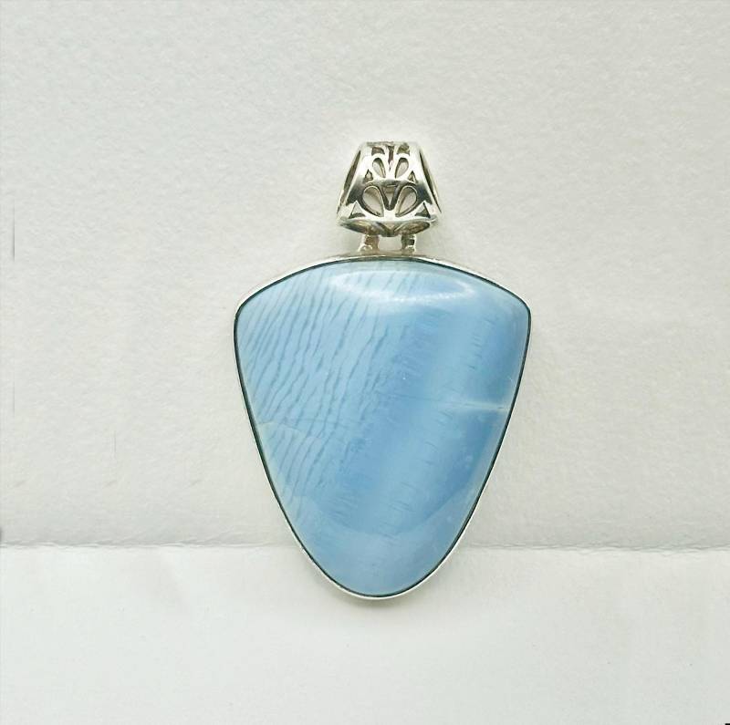 Blauer Owyhee Opal Anhänger in Schildform Für Die Weisheit Mit Geld von LifeIsAGiftShop