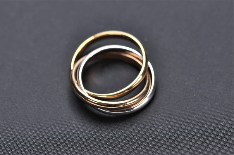 14K Gold Dreieinigkeit Ehering. Dreifaltigkeitsring. Rollring. Goldhochzeitsring . Dreifarbiger Ring von LifeOfJewelry