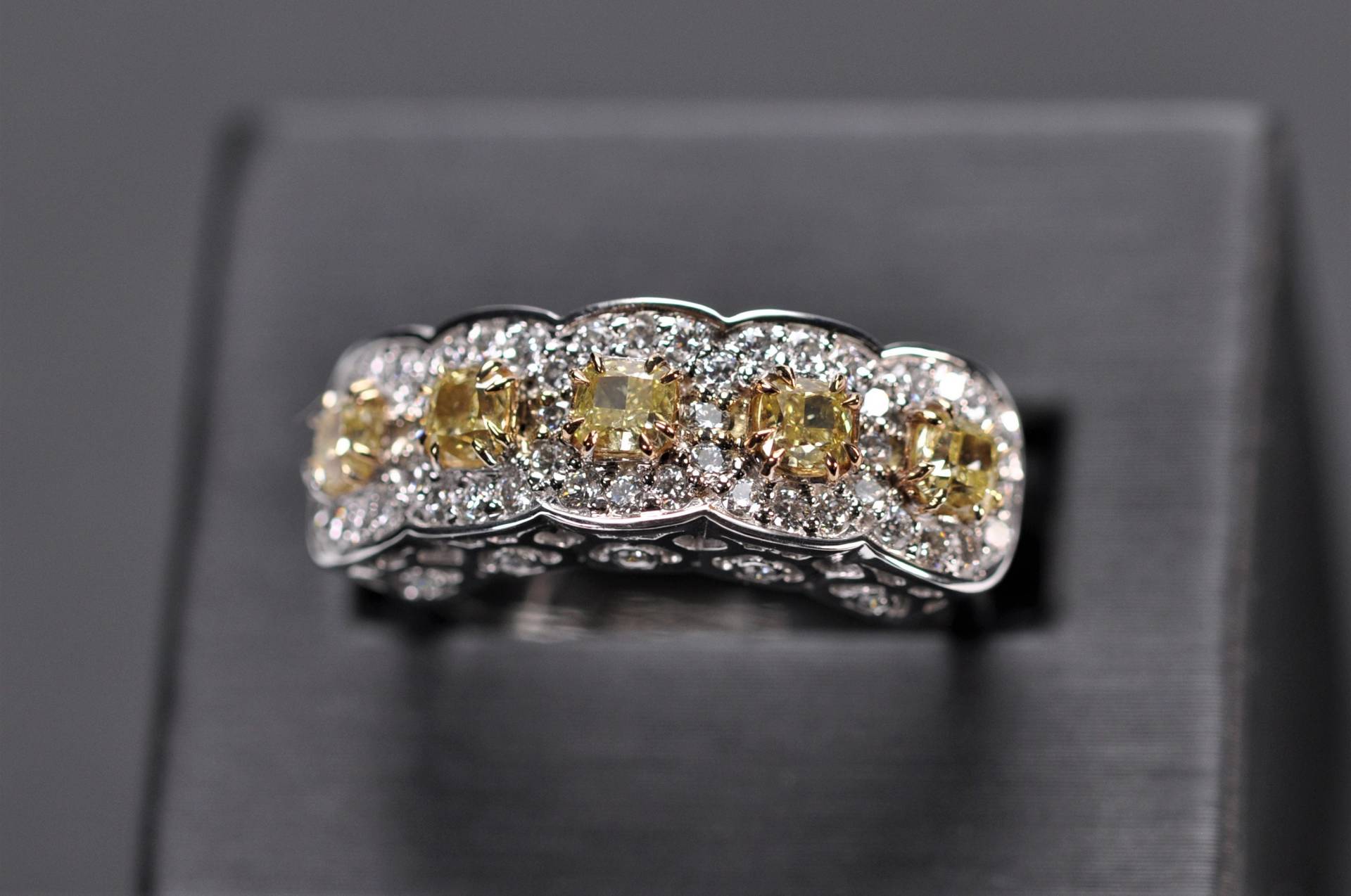 2.21 Karat Gelb Strahlenschliff Diamant 14K Weißgold Verlobungsring von LifeOfJewelry