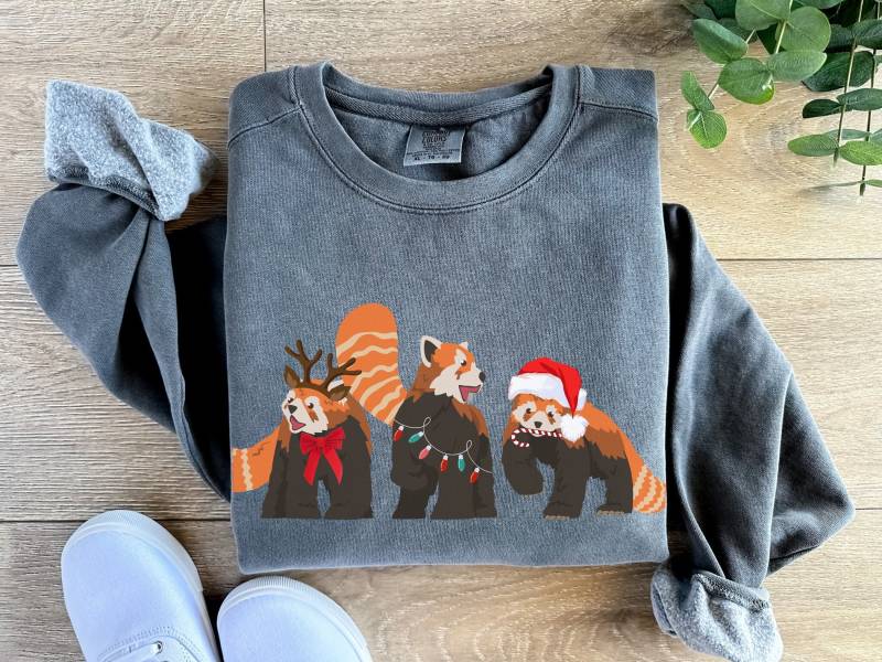 Roter Panda Weihnachtskomfort Farben Sweatshirt, Niedliches Panda-Liebhaber Geschenke, Weihnachtsgeschenk Für Sie Trendiges Lustiges Weihnachten von LifeScienceForLife